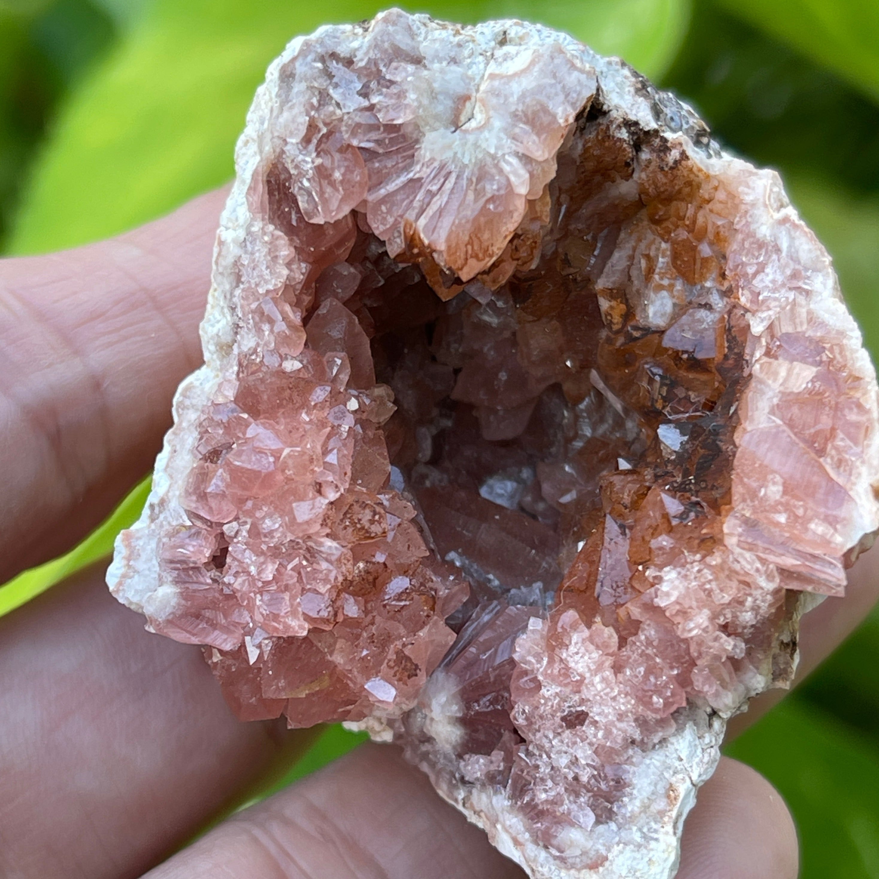 Specializing in the highest quality Pink Amethyst Crystal Geodes available. Always 100% natural. The source for this beautiful geode of Pink Amethyst crystals is the El Chioque Mine, Pehuenches-Neuquen, Patagonia, Argentina