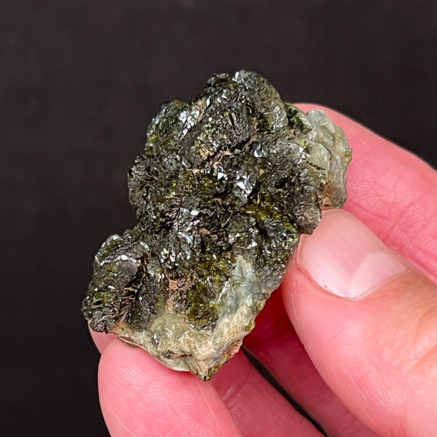 This truly is an excellent example of a fine, aesthetic Epidote specimen.