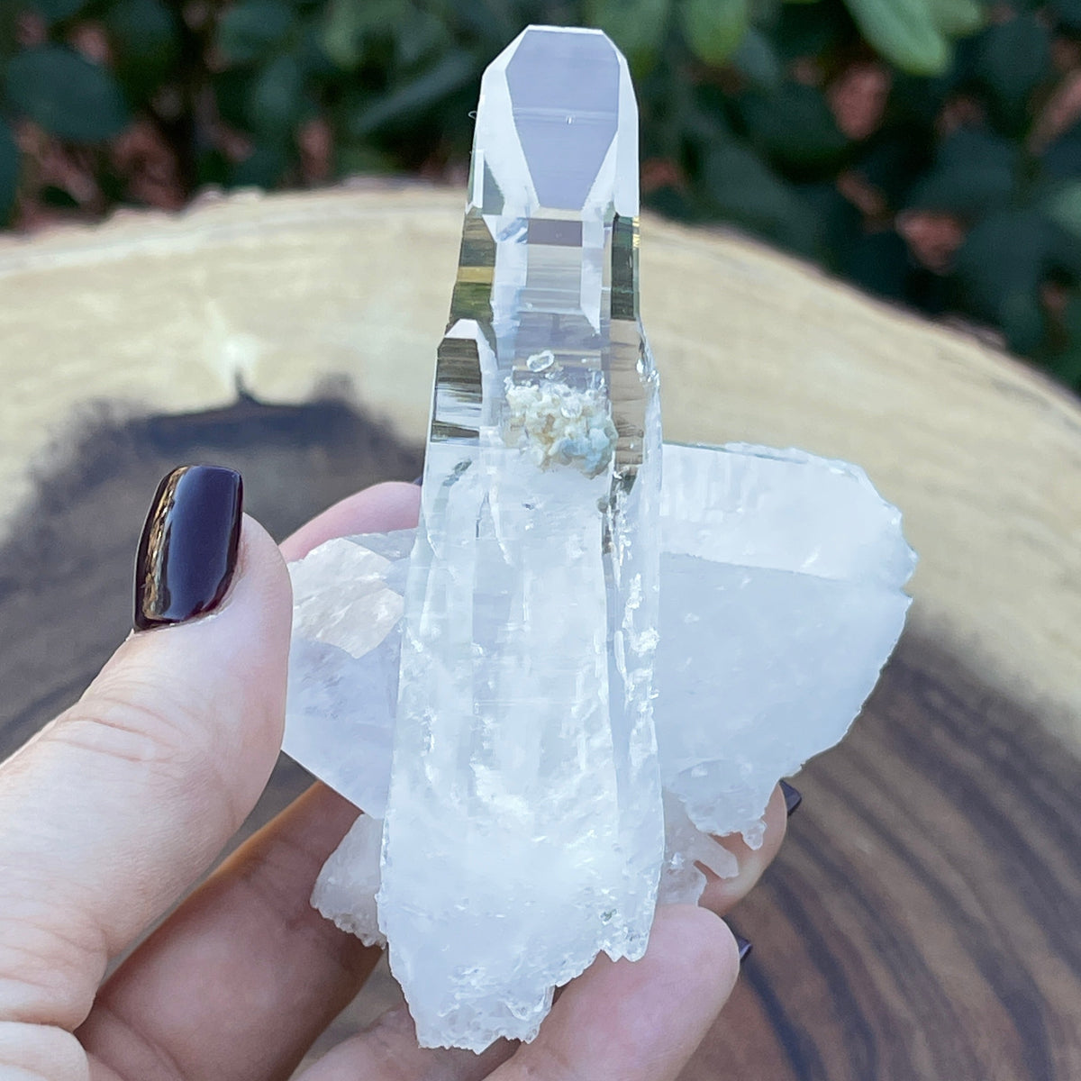 Colombian Quartz Cluster. AA+ Top Quality. Water-clear Needlepoint Quartz Cluster. 411g Pena popular Blanca