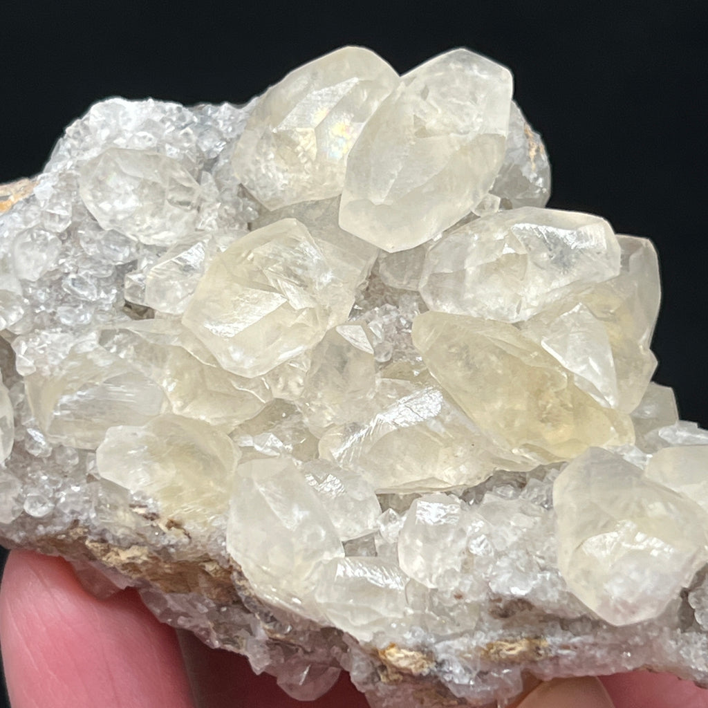 This is a wonderful Calcite piece that will be an excellent addition to your collection or to give as a gift.