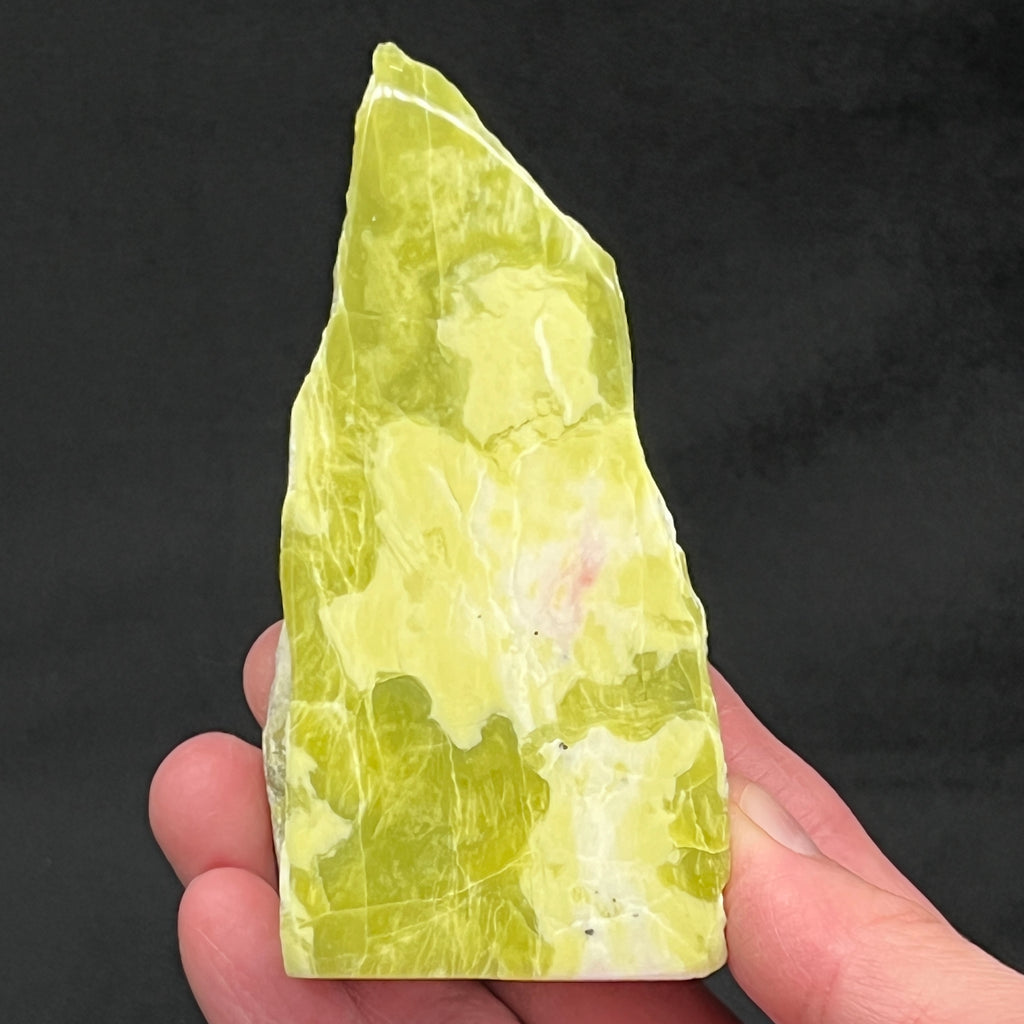 This is a beautiful Noble Serpentine, aka Healerite, standing piece, polished on front and back, and showing a hint of light pink Magnesite.