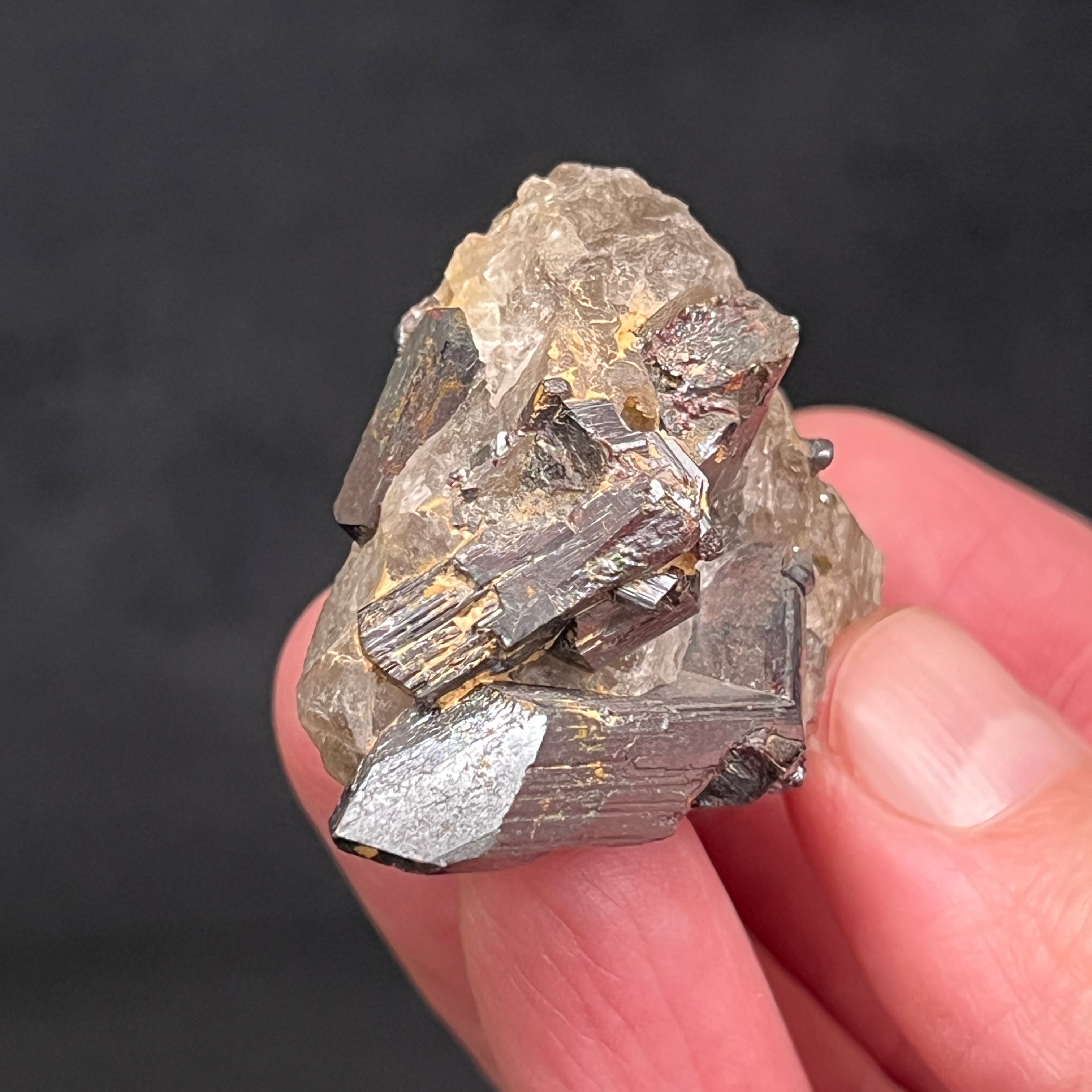 Some excellent terminations are evident on this geniculate twin rutile from North Carolina.
