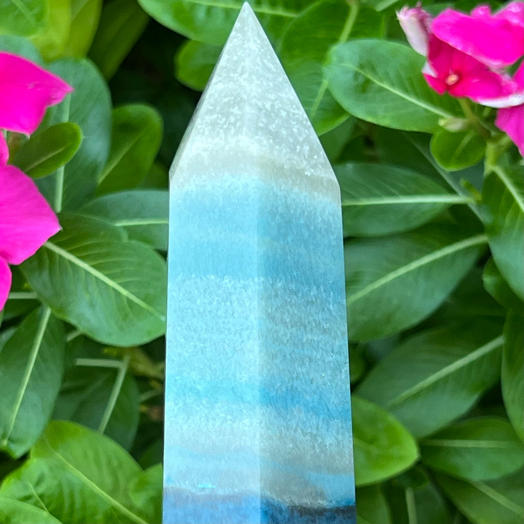 Trolleite is also know as the Ascension Stone, helping you connect with your higher consciousness to manifest clarity of thought, better sleep, reduction of stress and experience an overall calmness or peacefulness. 