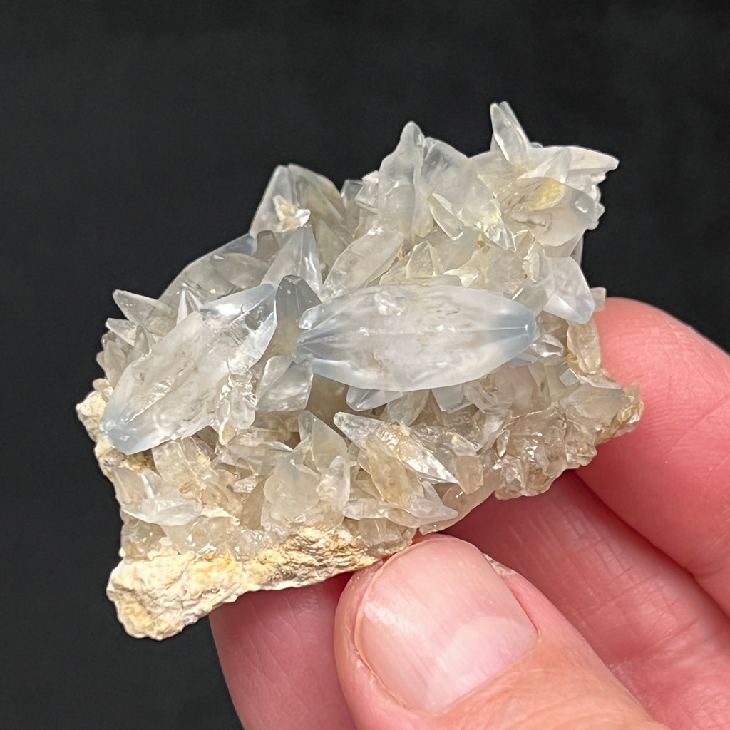 Here is a photo that provides a another and closer look at the double-terminated orthorhombic celestite crystals in this fine piece from Texas.