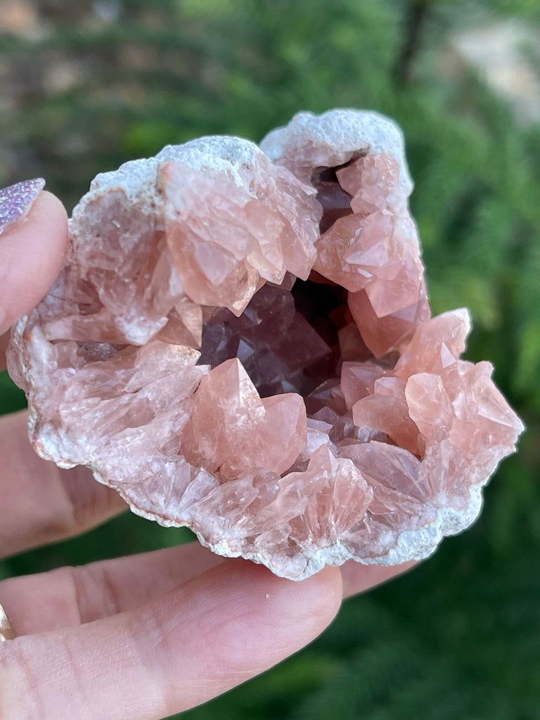The source for this sensational Pink Amethyst Crystals Geode is the El Chioque Mine, Pehuenches-Neuquen, Patagonia, Argentina.