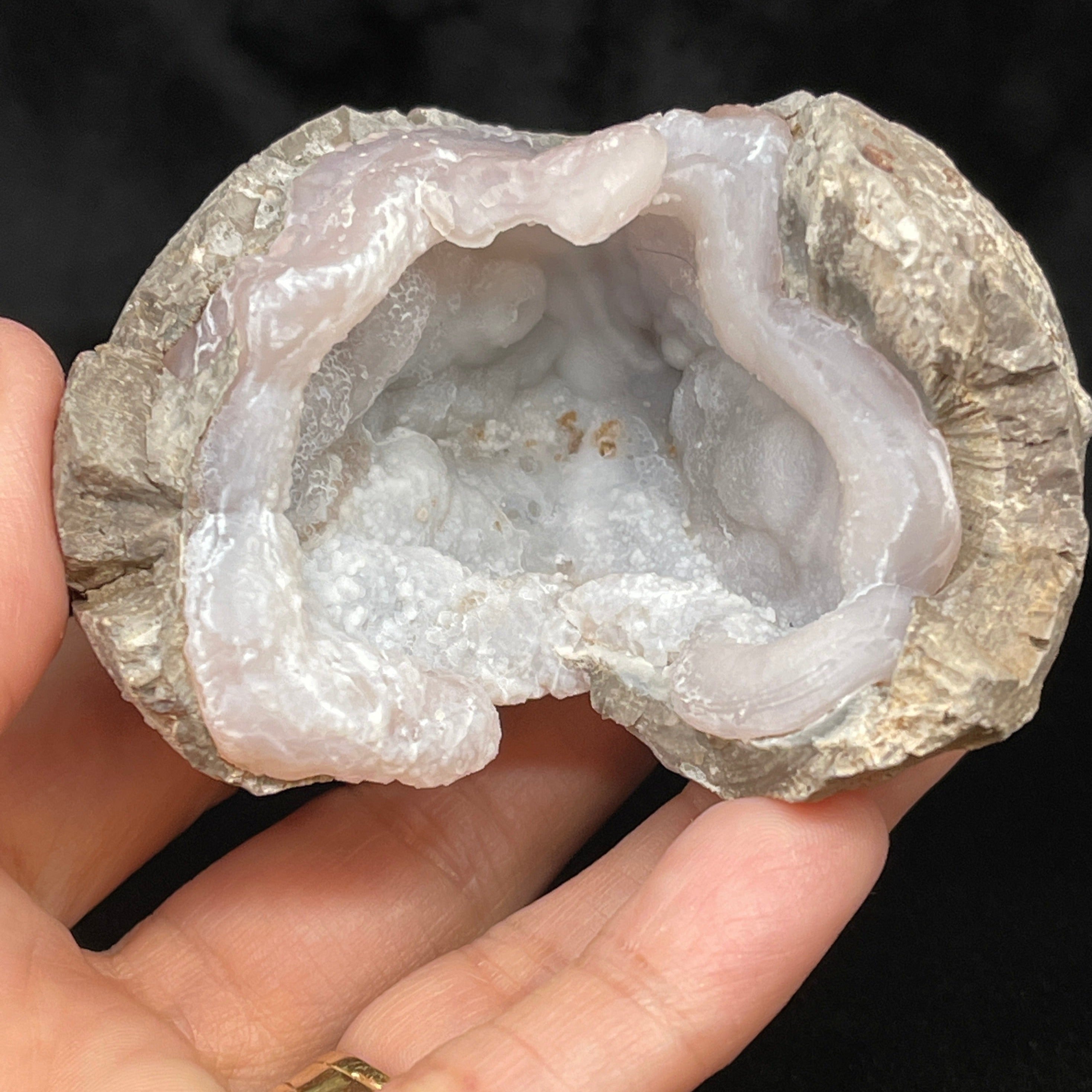 Chalcedony Cup Quartz Variety UV Fluoresces Arizona 148 grams