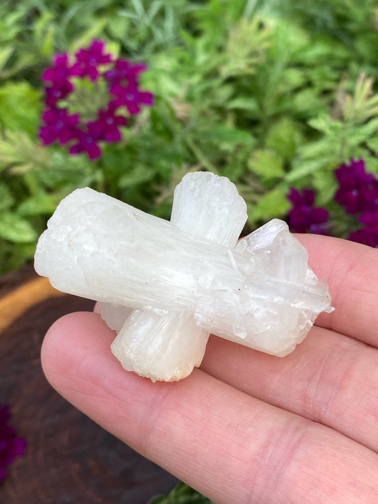 Pearly Stilbite Crystals Bow Tie Vitreous Zeolite 28g